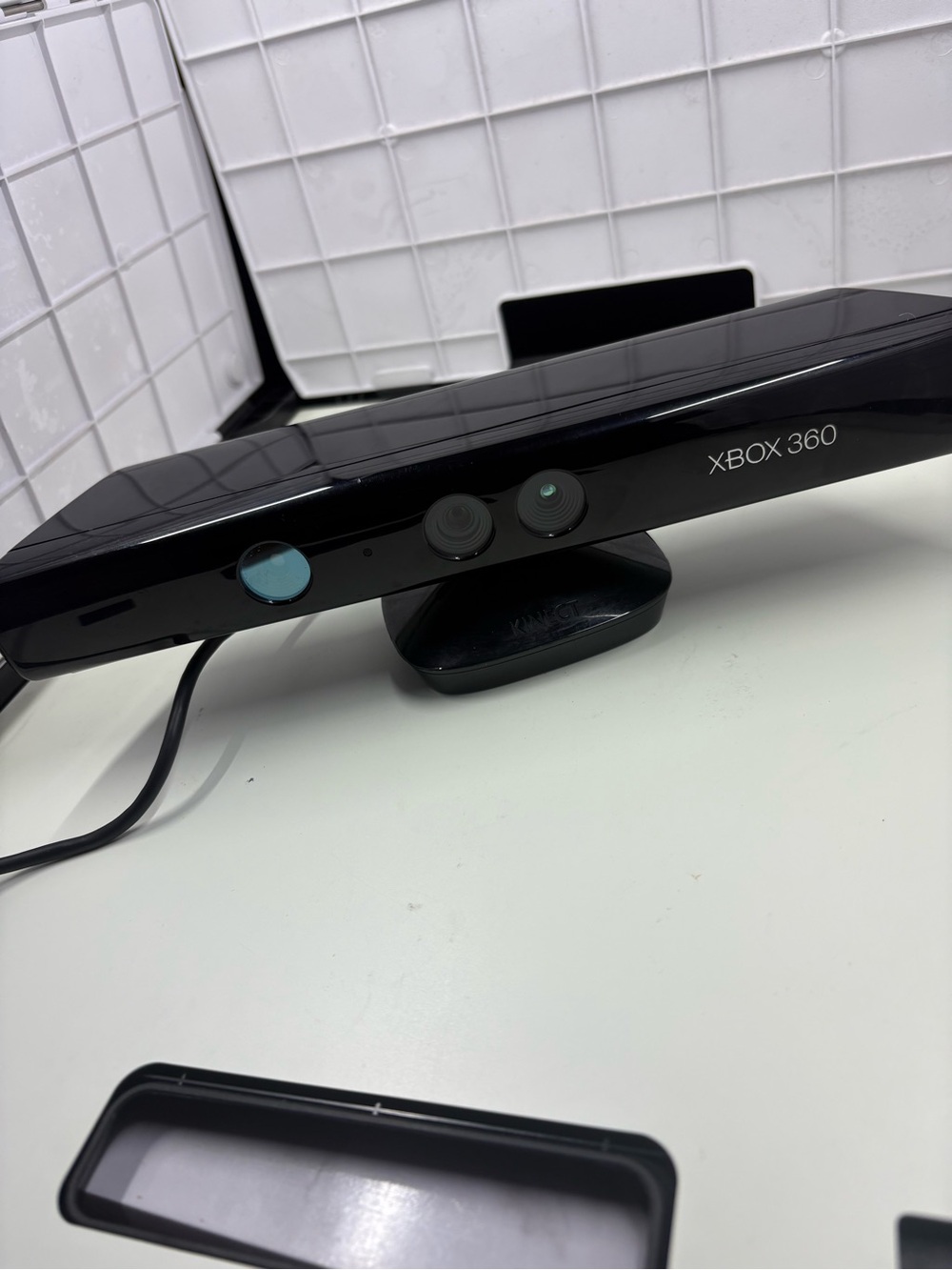 Microsoft Xbox 360 Kinect Sensor with Kinect Adventures! - Black - Picture 4 of 6